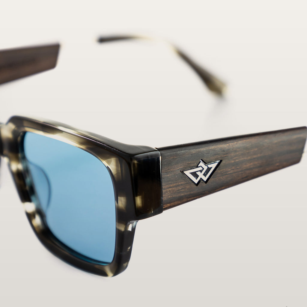 BLACKWOOD Arctic Black Blue — деталь оправи, фактура індійський сандал, сандал