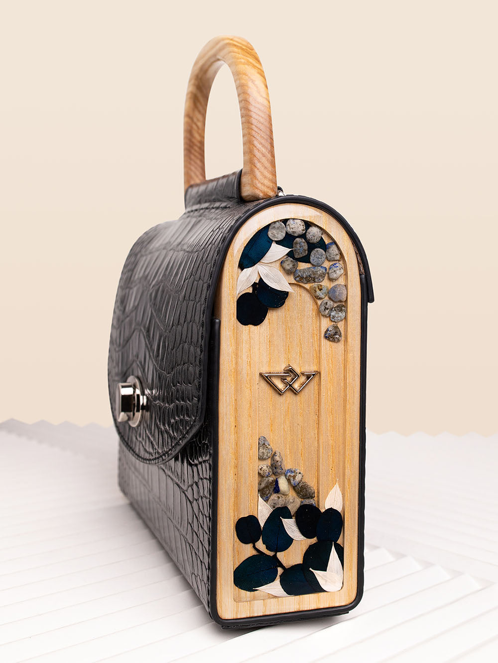 Aurora Black Stones